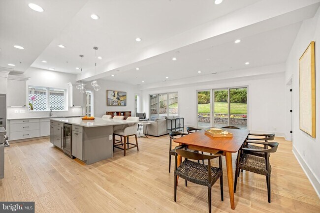 Building Photo - 8609 Woodbrook Ln