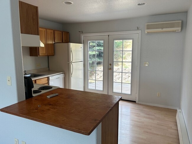 Building Photo - 1201 Wineglass Ct