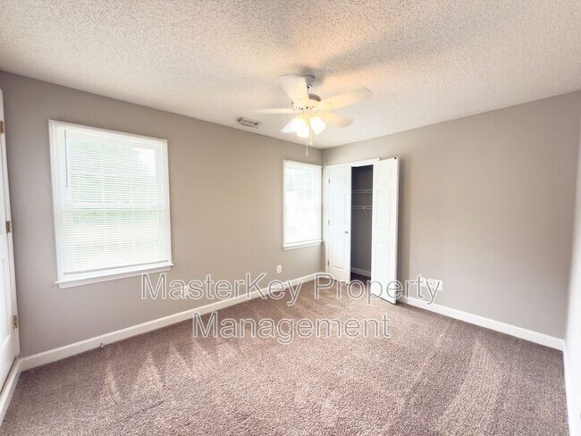 Building Photo - 5236 Knightsbridge Way