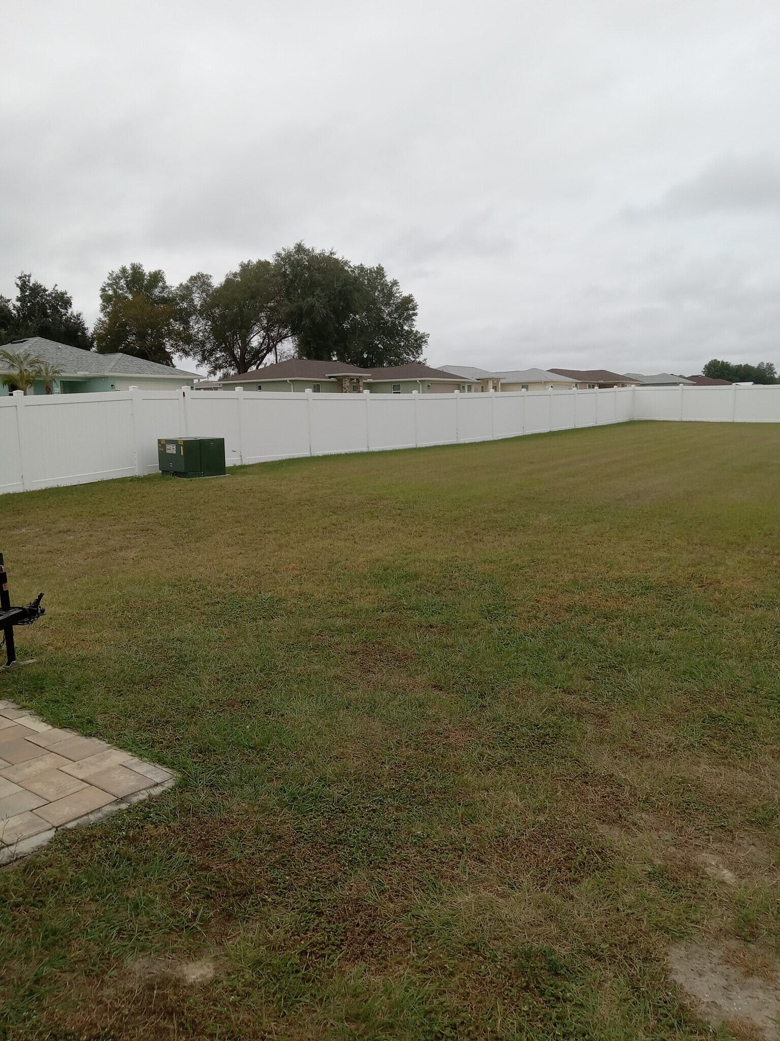 Huge fenced back yard - 146 N Crestwood Ave