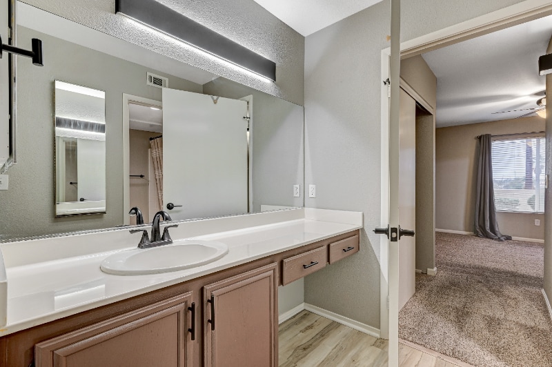 Building Photo - 8070 W Russell Rd