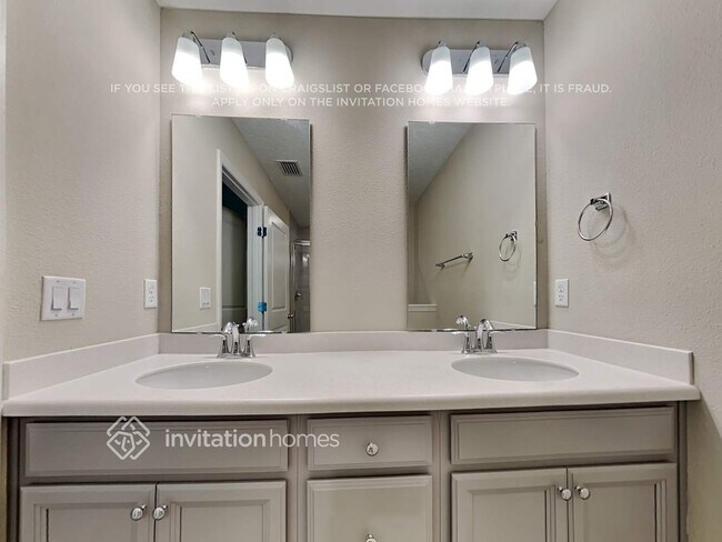 Building Photo - 13309 Shore Grass Dr