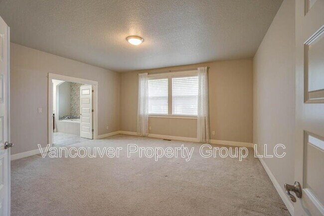 Building Photo - 14700 NE 113th St