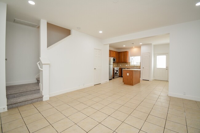 Building Photo - 29725 Sullivan Oaks Dr