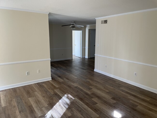Building Photo - 8719 Sharonbrook Dr