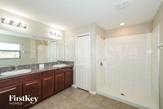 Building Photo - 9747 Sage Creek Dr