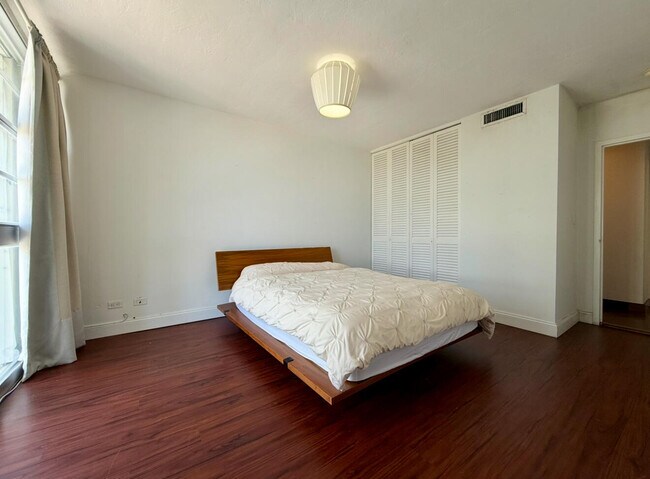Building Photo - 2451 Brickell Ave