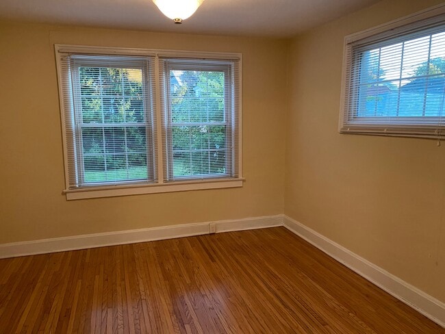 Building Photo - 1408 Haines Ave