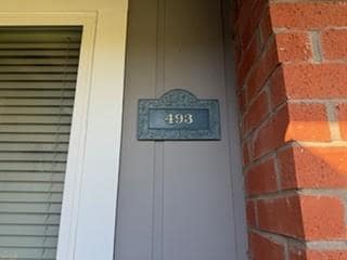 Building Photo - 493 Waskow Dr