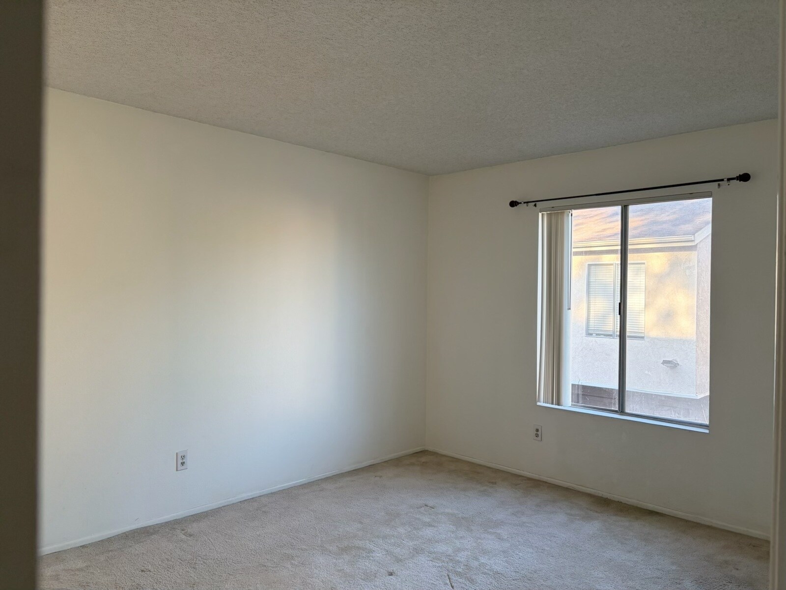 Building Photo - 2339 Lillyvale Ave
