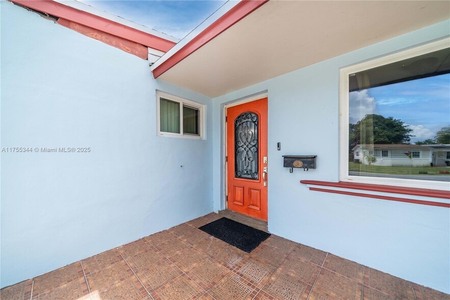 Building Photo - 1220 NW 190th St