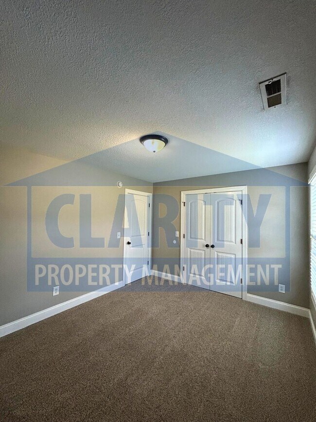 Building Photo - 3131 Pin Oaks Cir NE