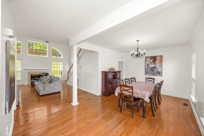 Building Photo - 513 Cold Stream Pl