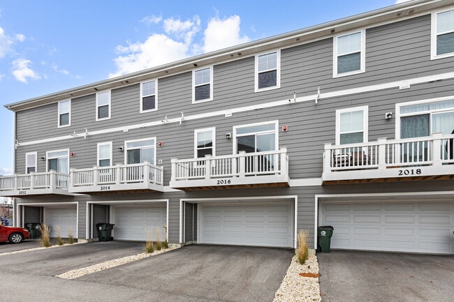 Building Photo - 2016 Yellowstone Blvd