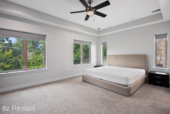 Building Photo - 3 br, 3.5 bath House - 2127 Lowell Blvd