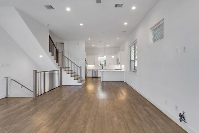 Building Photo - 1526 Chestnut St