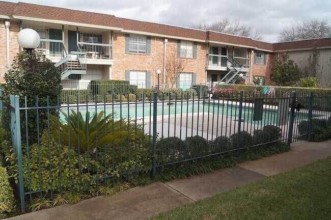 Building Photo - 2250 Bering Dr