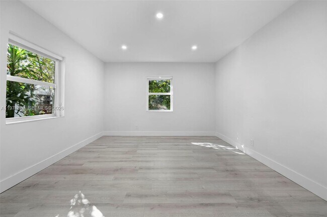 Building Photo - 1262 SW 15th Terrace