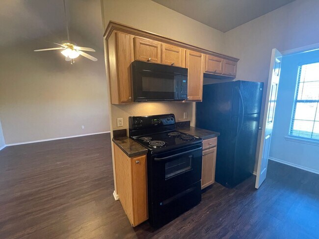 Building Photo - 105-107 Sunburst Court