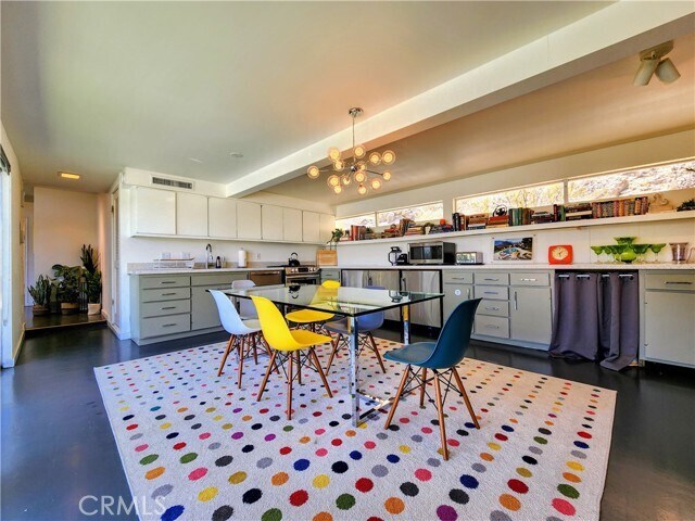 Building Photo - 2499 S Palm Canyon Dr