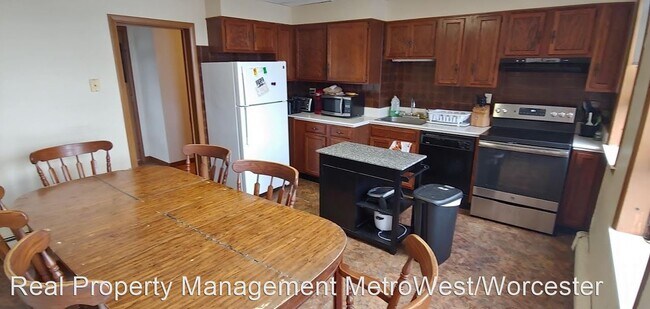 Building Photo - 3 br, 1 bath House - 38 Bowdoin Street, #3