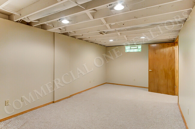 Building Photo - 3 Bedroom Home in Northwest Columbus