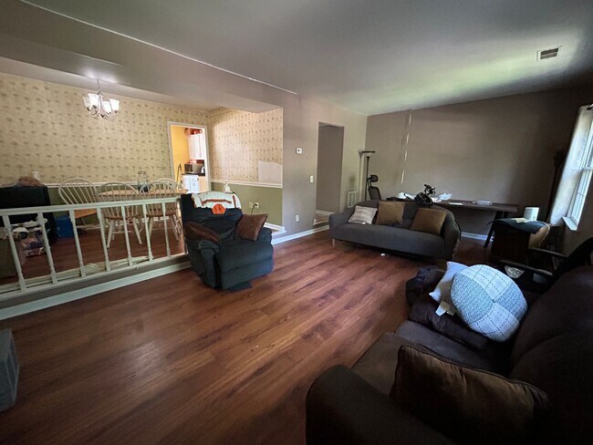 Building Photo - 4 Bedroom, 2.5 Bath Townhouse for Rent – $2,700/Month