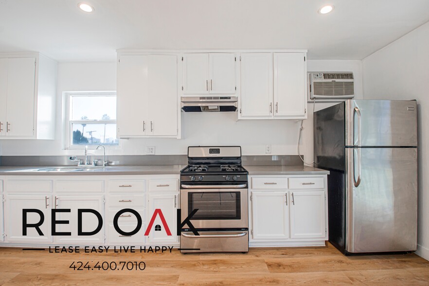 Building Photo - 126 Catalina St