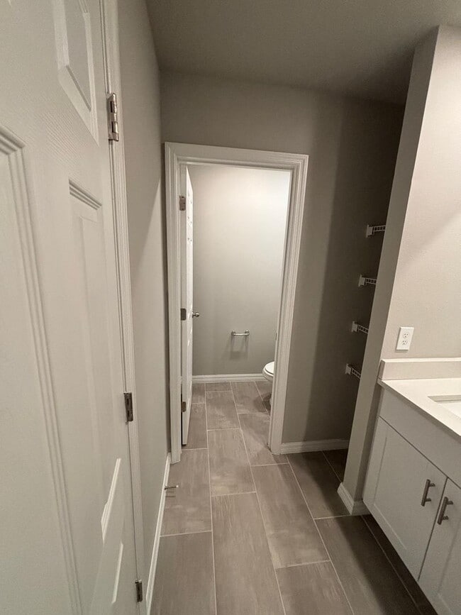 Building Photo - 431 Legacy Lp