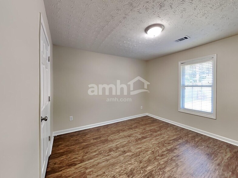 Building Photo - 1425 Bramlett Forest Trl