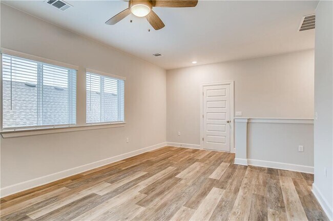 Building Photo - 7112 Poulain Dr