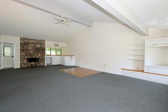 Building Photo - 36-40 Fox Run Rd