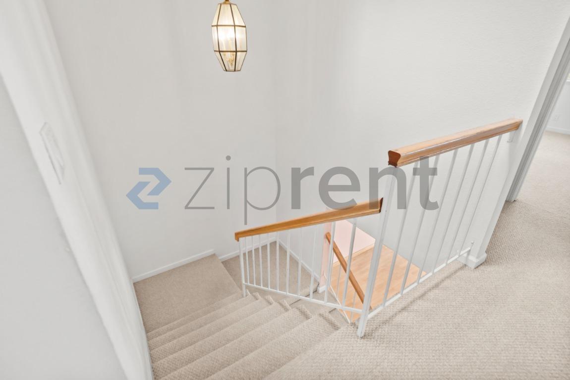 Building Photo - Unit