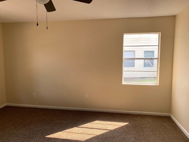 Building Photo - Duplex for Rent