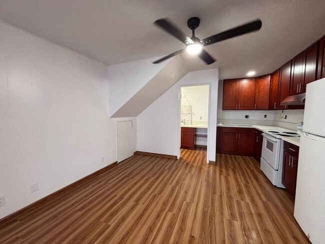 Building Photo - 2429 N School St