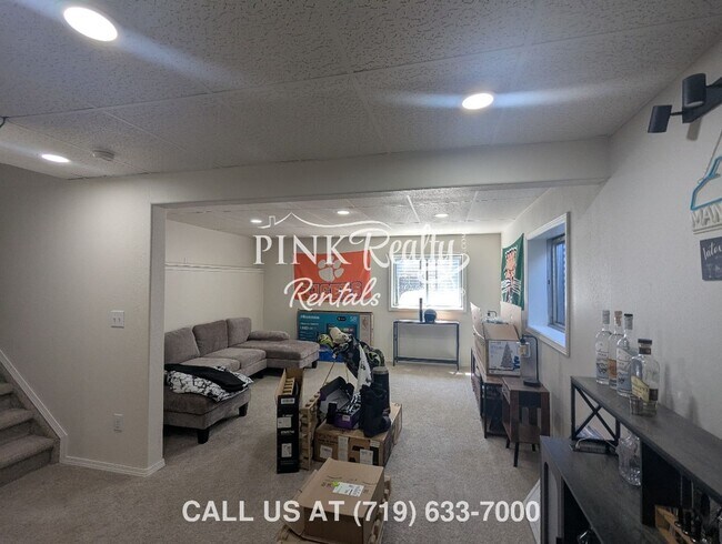 Building Photo - 955 Lords Hill Dr