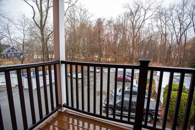 Building Photo - 5 Washington St