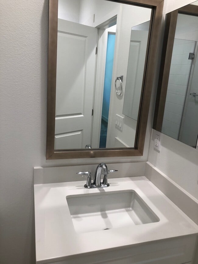 Building Photo - Gorgeous 4 bed/4 bath w/2 car garage in new community w/pool less than 1 mile to the beach!