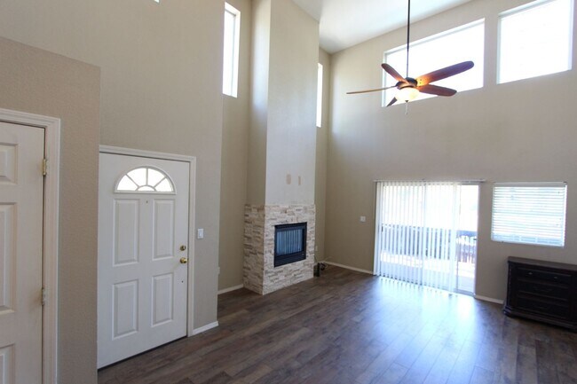 Building Photo - 3-Bedroom Condo in Ponderosa Trails | Backyard + Washer & Dryer