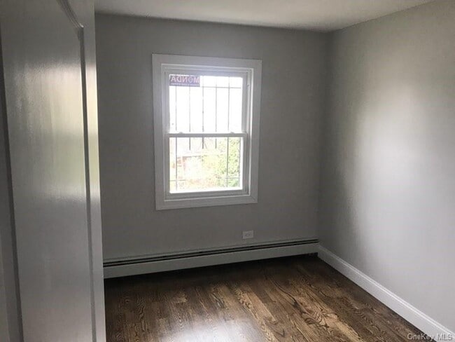 Building Photo - 137-31-137132 132nd Ave