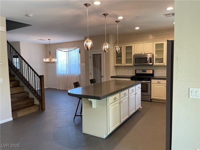 Building Photo - 3073 Hushed Sonnet Ave