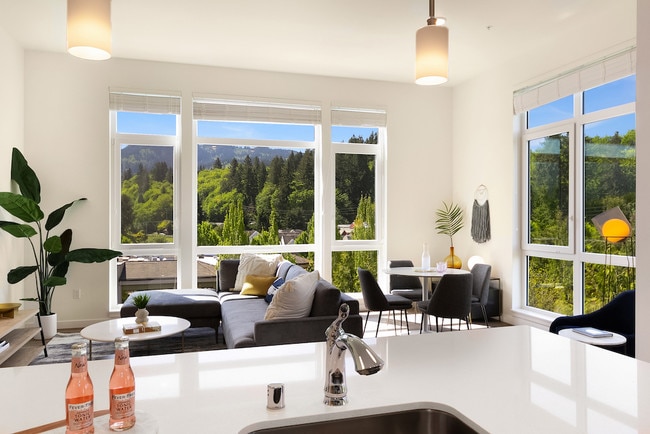 Building Photo - Vale