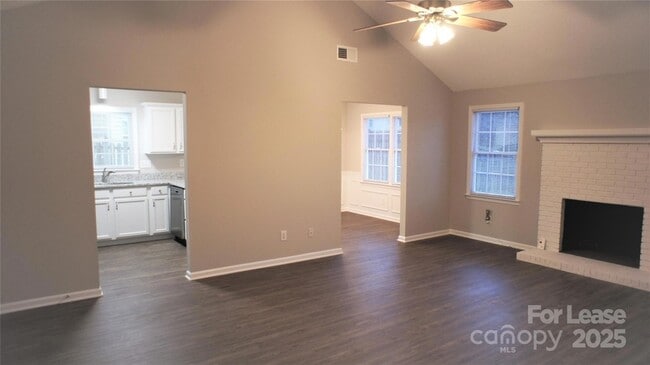 Building Photo - 423 Long Creek Pkwy