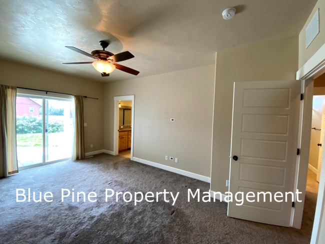 Building Photo - 3312 E Edwards Dr