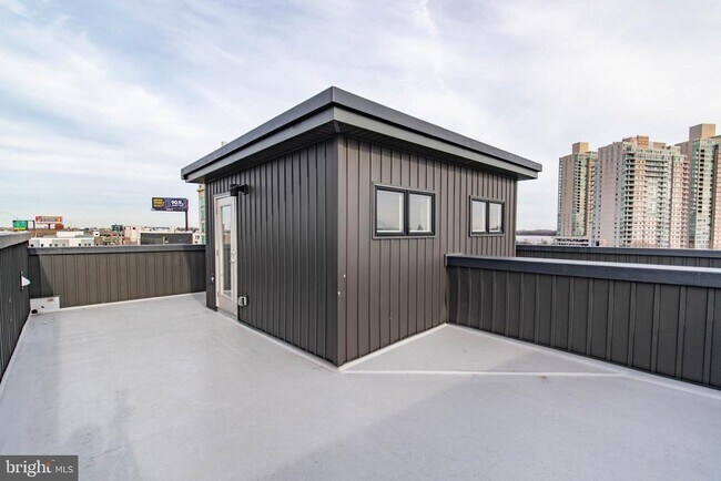 Building Photo - 105 Olive St