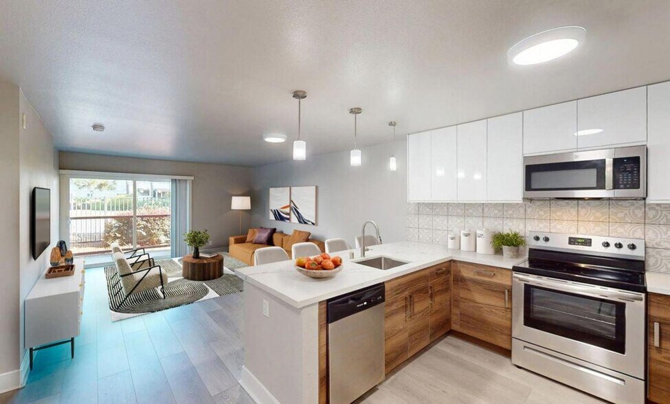 Building Photo - 3055 La Selva St