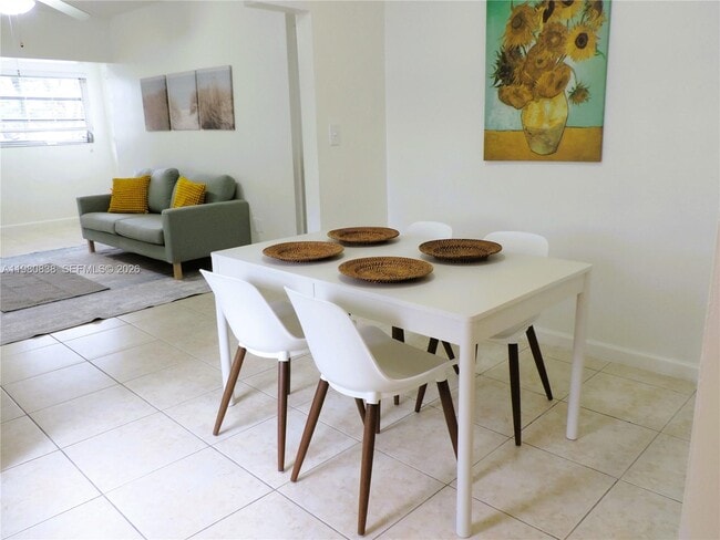 Building Photo - 3134 SW 25th Ter