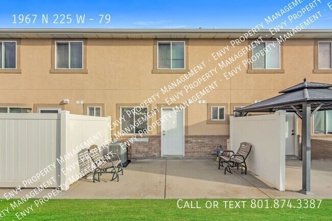 Building Photo - 1967 N 225 W