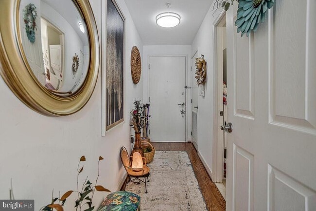 Building Photo - 157 Fleet St