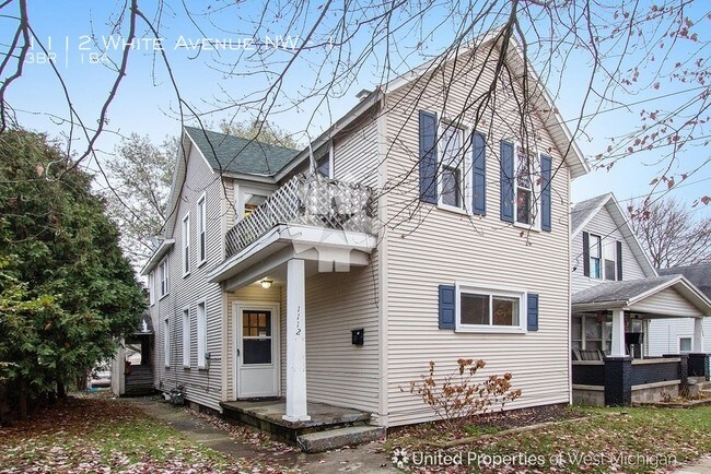 Building Photo - 1112 White Ave NW